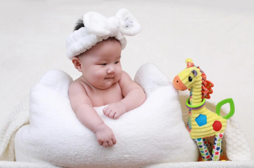 浙江宝宝打嗝吐奶怎么回事